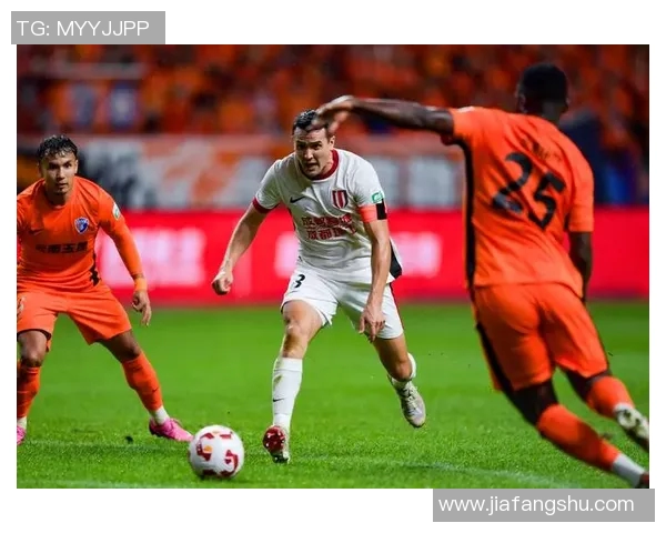 聚焦成都足球队的默契配合与战术创新探讨