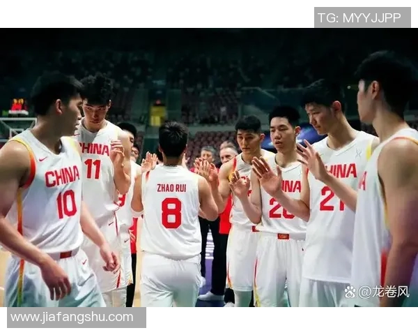 男篮澳大利亚与德国激战正酣谁将晋级下一轮赛事的巅峰对决